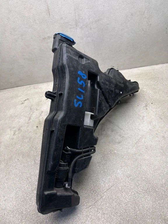 Audi A4 S4 B9 2017 Wischwasserbehälter 8W0250 ZYP4301 - Bild 2 von 4