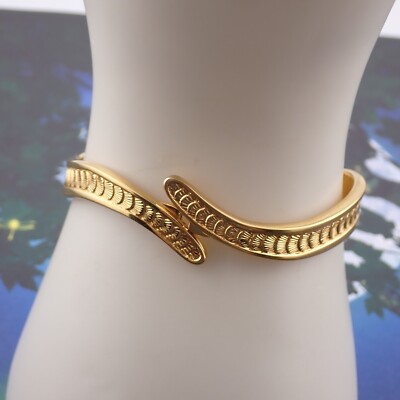 Vintage Monet Gold Tone Petite 6 1/4'' Snake Scale Texture Gold Tone Bracelet