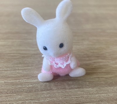 Calico Critters Sylvanian Families Bunny Baby Snow-warren White