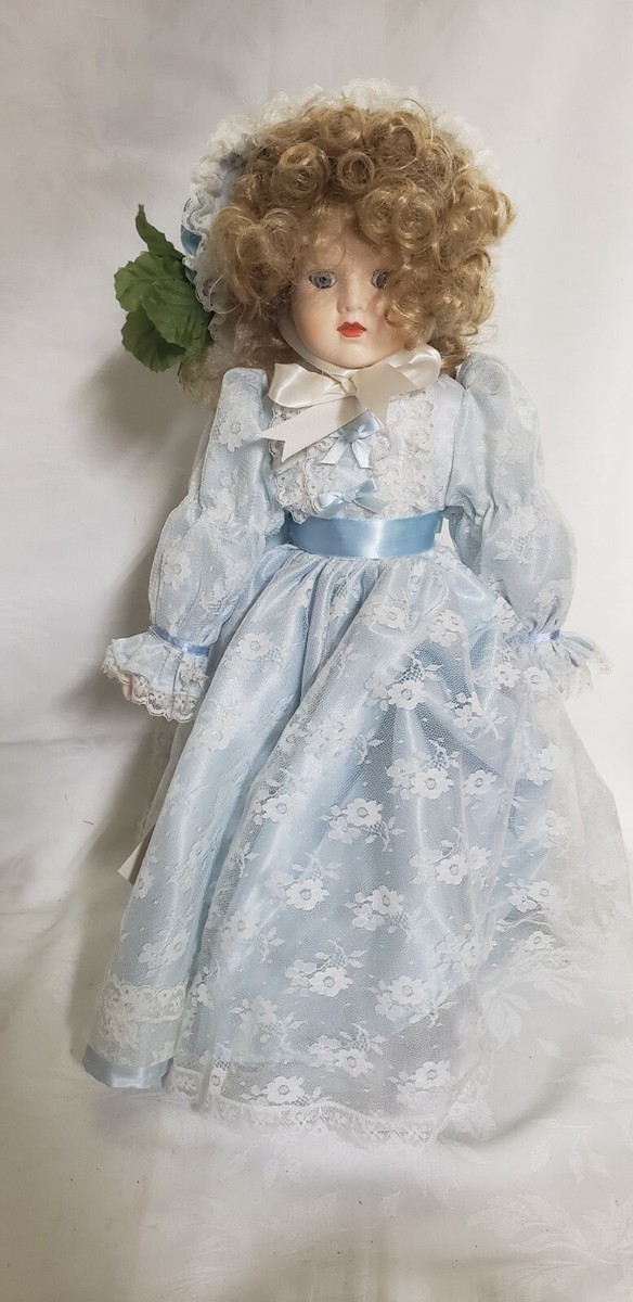 ヴィクトリアンカ－ドコレクション Victoria Collectibles Porcelain Doll Collection - Blue Dress
