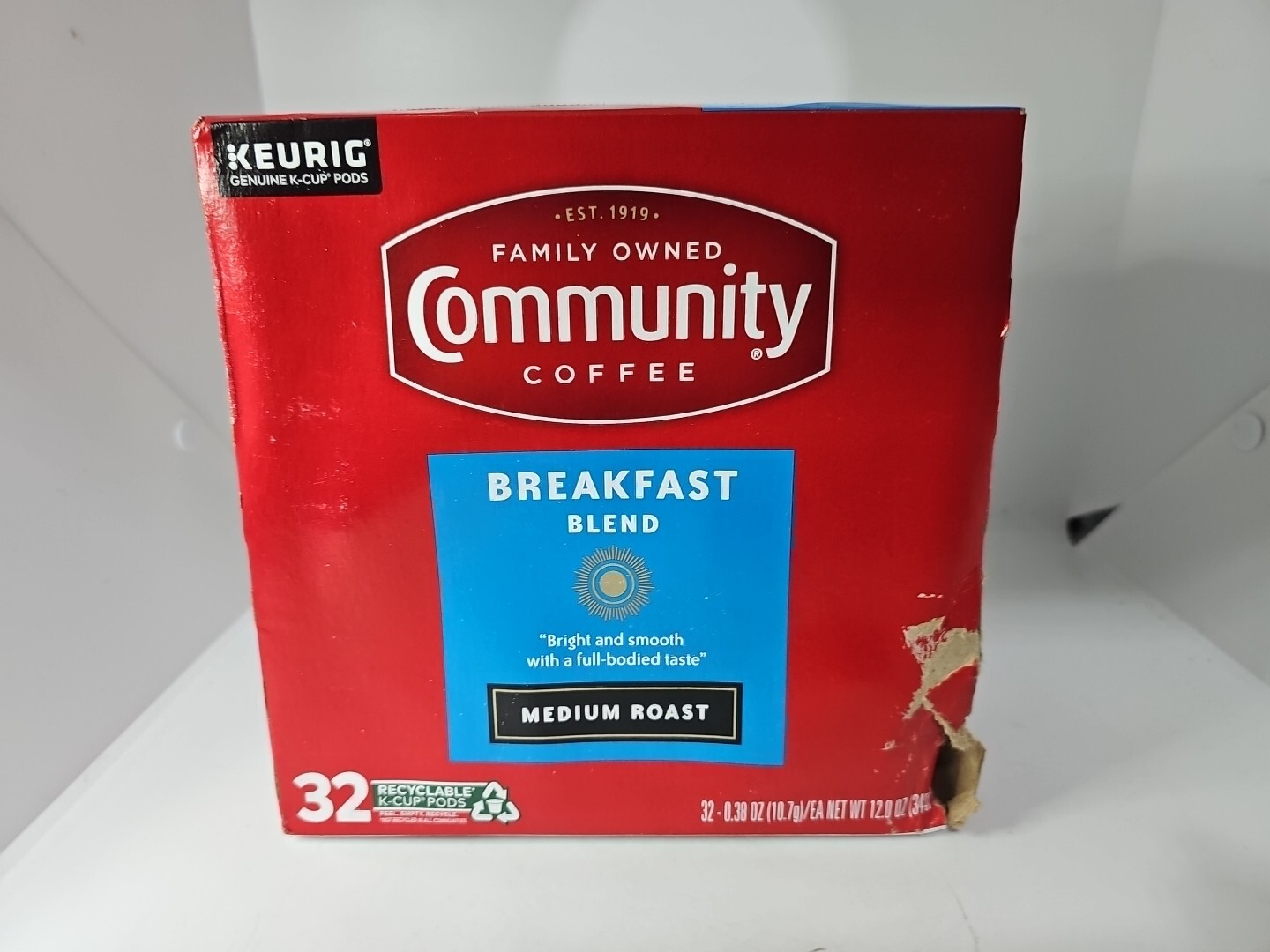 Community Coffee Breakfast Blend Medium Roast Coffee 32 K Cup. Exp.12/