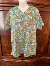 Scrub Top w/ Bright "Hearts  Stars" Design/ Med / Great Condition NOW 25 OFF