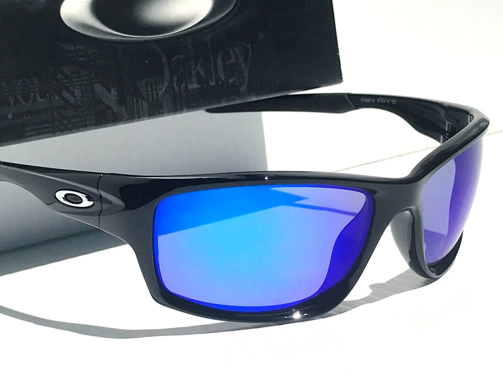 Oakley Store, 138 Christiana Mall Newark, DE  Men's and Women's Sunglasses,  Goggles, & Apparel