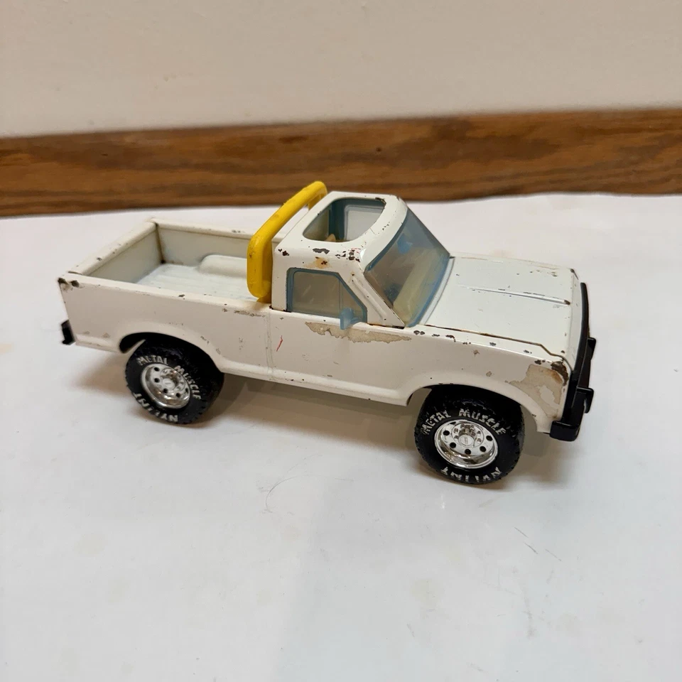 "Camioneta pickup vintage de 8"" de metal prensado y plástico Metal Muscle EE. UU."  Foto 2 de 4