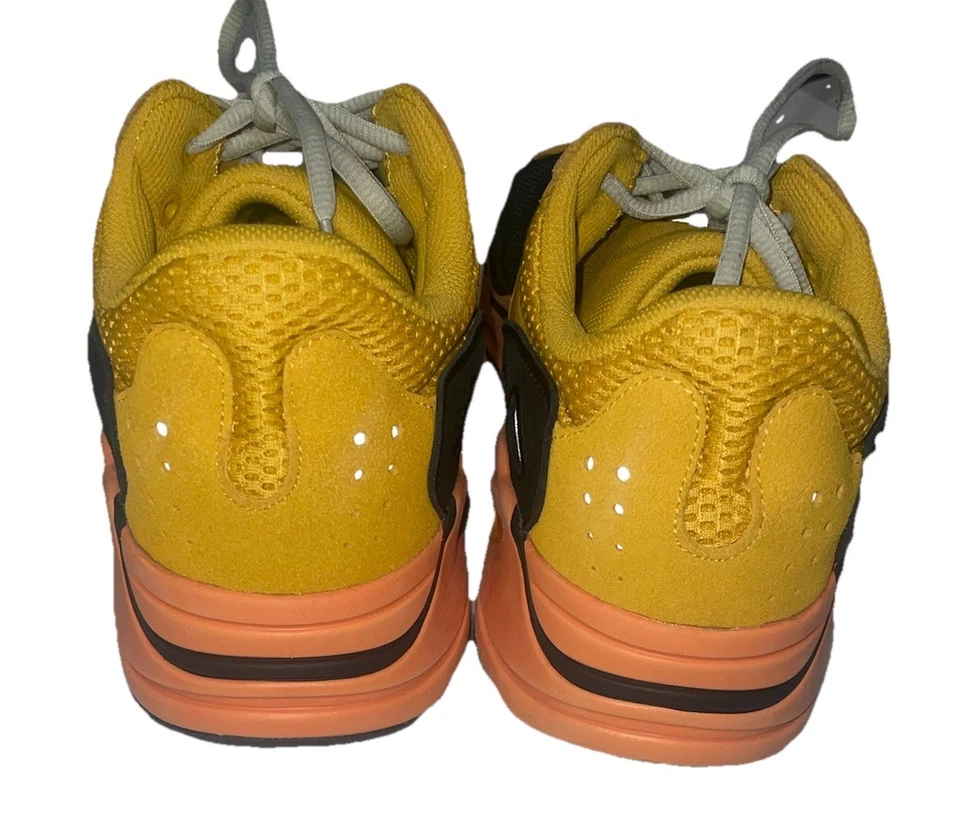 Adidas Yeezy Boost 700 amarelo sol preto azul verde camurça tamanho 11,5 super limpo - Imagem 3 de 4