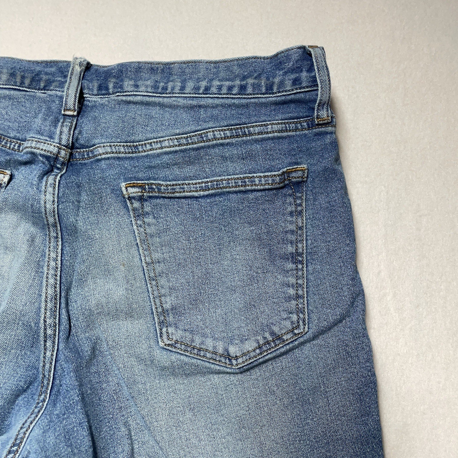 Old Navy Denim Blue Jeans Mens Size 34x34 Bootcut Leg Zip Up Button Closure