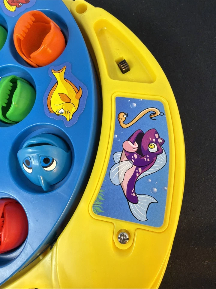 Vintage Pressman Let's Go Fishin' Electronic Fishing Game & Guide, 100% Tested - Image 4 of 4