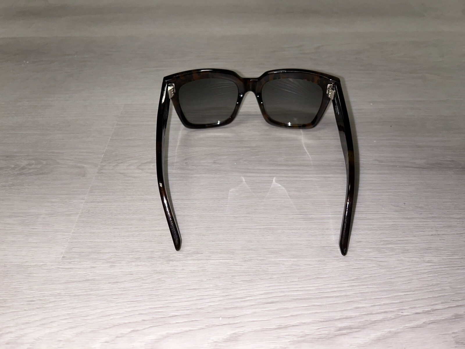 Occhiali da sole con guscio tartaruga Saint Laurent montatura quadrata marrone