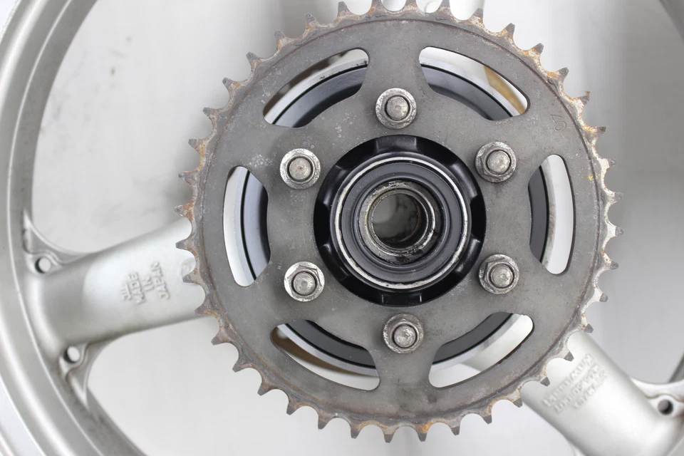 Llanta trasera Kawasaki Zzr600 2008 cubo recto disco de freno 41073-1688-v5 Foto 2 de 4