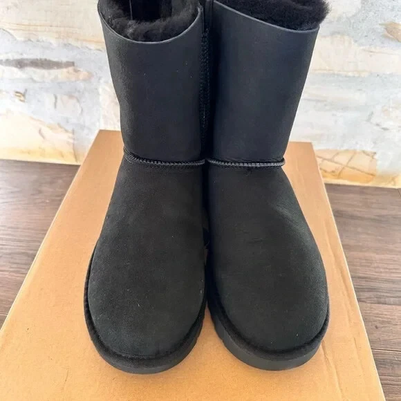 BOTAS MUJER UGG BAILEY BOW II RAYAS DIAGONALES GAMUZA NEGRA PIEL DE OVEJA TALLA 9 Foto 4 de 4