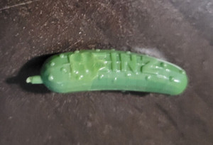 Vintage Plastic HEINZ PICKLE PIN from 1964 World's Fair