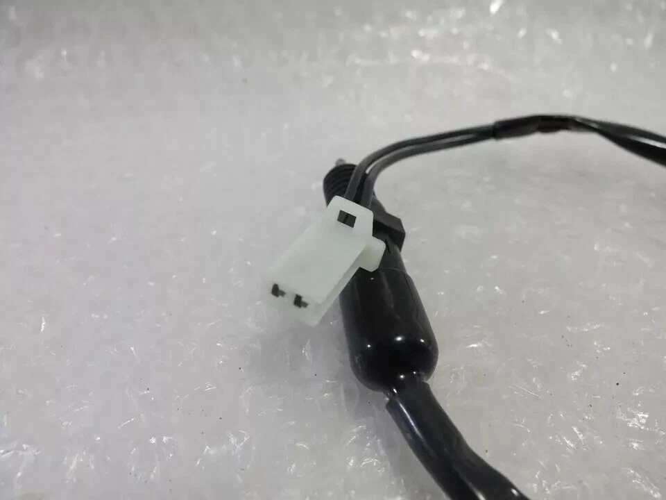 INTERRUPTOR DE LUZ DE FRENO DE PARADA PARA SUZUKI F50 FR50 FR70 FR80 MT50 O50 ZR50 RG50 Foto 3 de 4