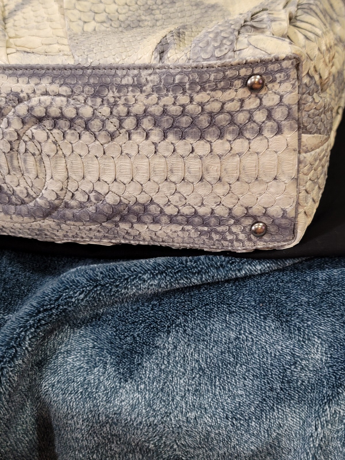 Chanel PYTHON SKIN LEATHER LARGE HANDBAG GRAY CRE… - image 5