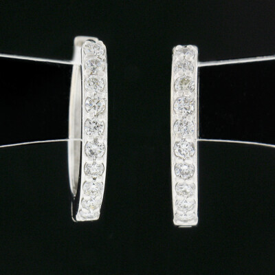 NEU 14k Weißgold gemeinsame Krappen runder Diamant 13mm zierliche Huggie Creolen
