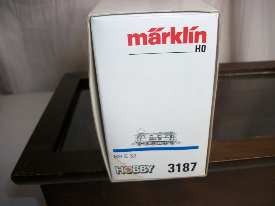 Locomotora Eléctrica Märklin #3187 BRE E 32, Gris, NUEVA con CAJA Foto 2 de 3