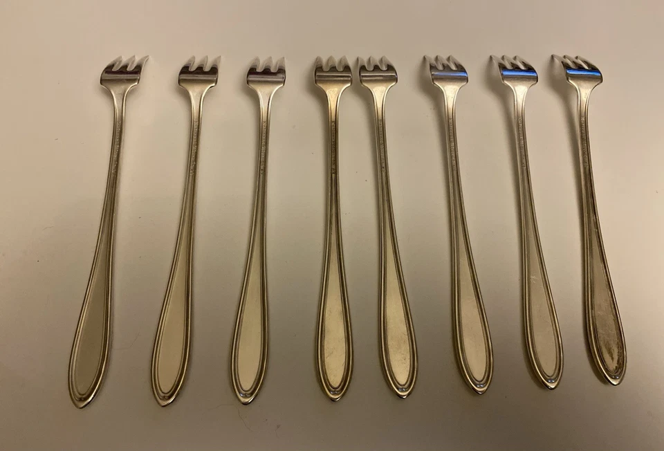 "Juego de 8 tenedores de cóctel International Silver Co plateados ROSE AND LEAF 6""" Foto 4 de 4