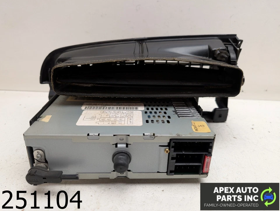 OEM 2001 Volkswagen Cabrio GLX 2.0L AM FM Radio Cassette Stereo - Image 4 of 4