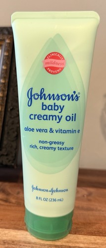 Johnson's Baby Creamy Oil Aloe Vera & Vitamin E 8 fl oz (2 Pack)