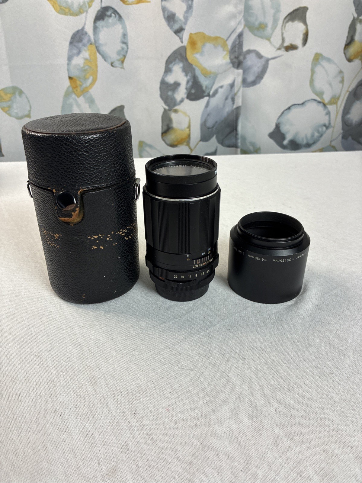 ASAHI CAMERA LENS TAKUMAR Super-Multi-Coated 1:3.5/135 Japan, W Case