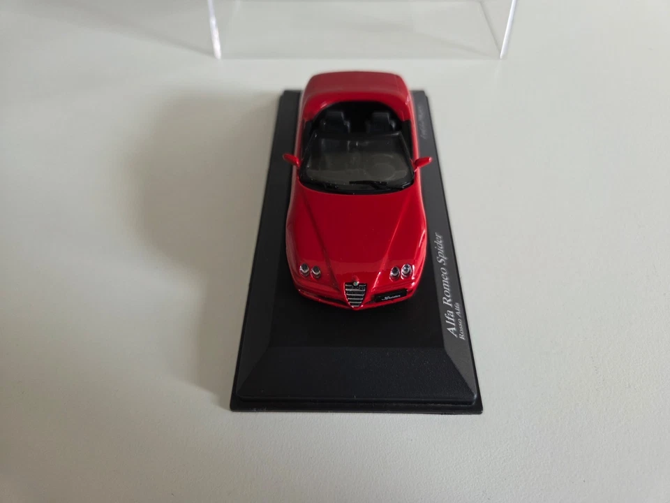 Minichamps 1/43 Alfa Romeo Spider - Rosso (Rosso) - 2004 - 400120332 - Immagine 2 di 4
