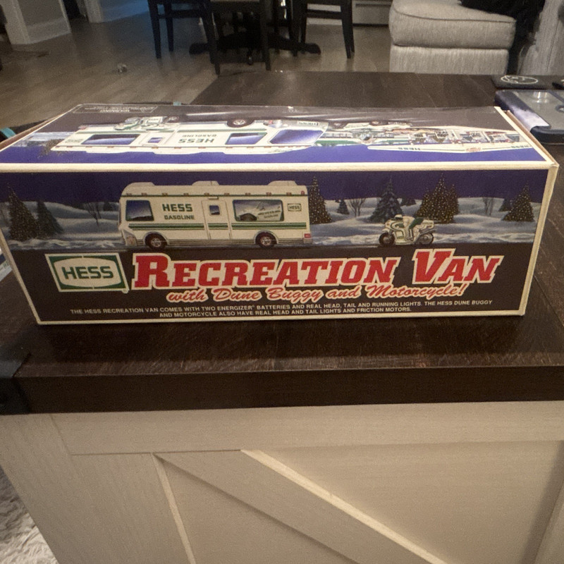 Hess 1998 Recreation Van Toy Vehicle w/ Box Gas & Oil Theme White/Green