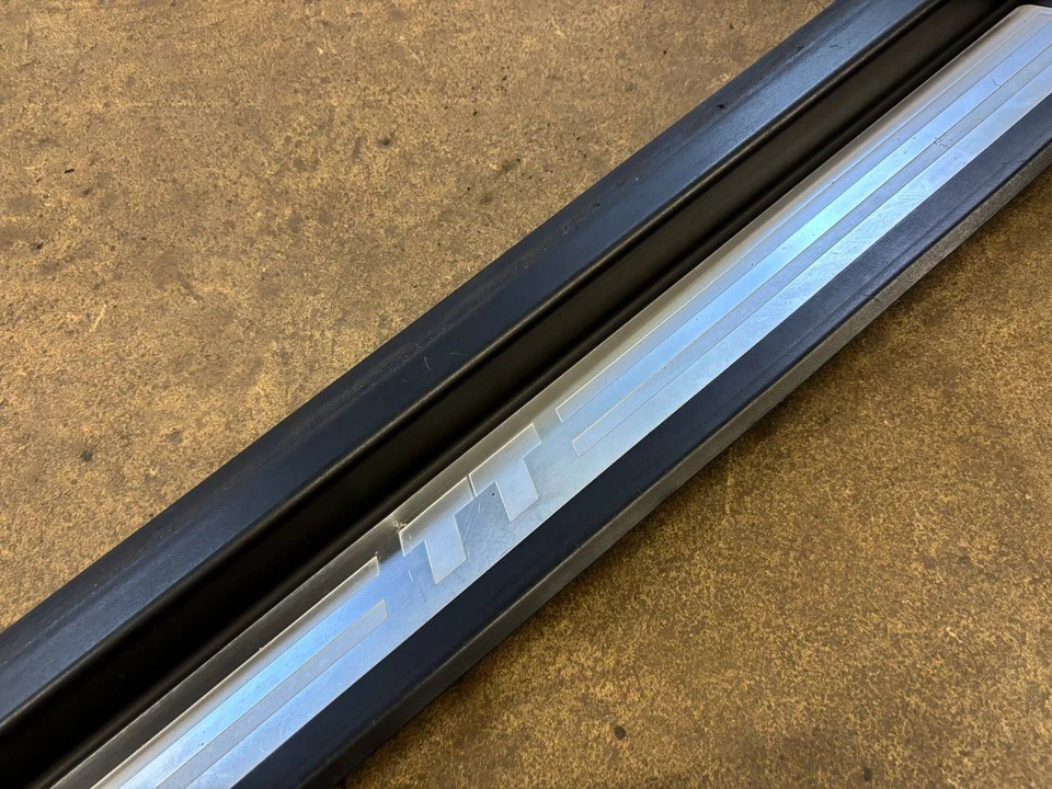 Listón de entrada derecho Audi TT 8N Roadster revestimiento espacio para los pies 8N0853492C Foto 3 de 4