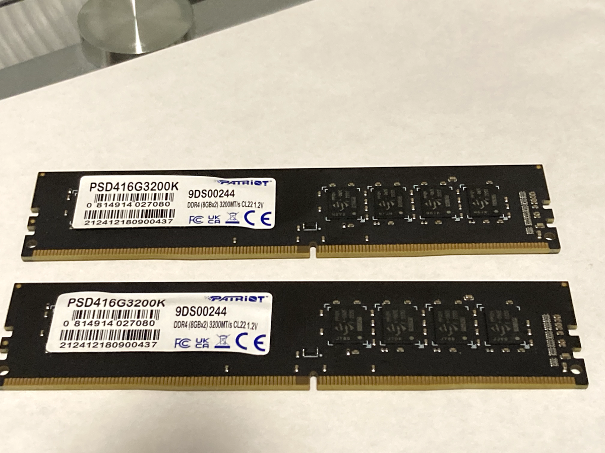 Patriot Memory DDR4 16GB 2400MHz 1枚 Patriot Memory Signature RAM DDR4 16GB (2x8GB) 3200MHz CL22 DIMM