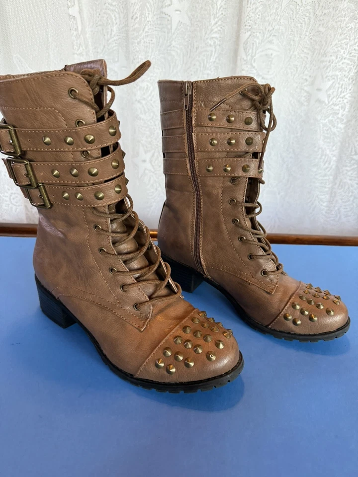 BOTAS PARACHOQUES CREMALLERA CON PICOS, HEBILLAS Y CORDONES / TALLA 8M / EXCELENTE ESTADO Y MUY CHULAS Foto 3 de 4