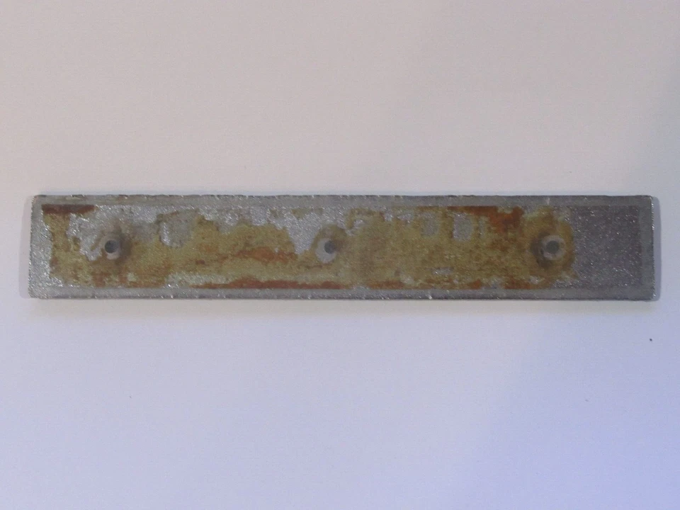 De colección Graham Buick Omaha Nebraska Metal Distribuidor Insignia Emblema Baúl Etiqueta Olds Foto 2 de 2