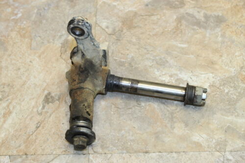 1989 YAMAHA YFM 200 MOTO 4 FOUR WHEELER OEM FRONT RIGHT STEERING SPINDLE KNUCKLE - Picture 1 of 4