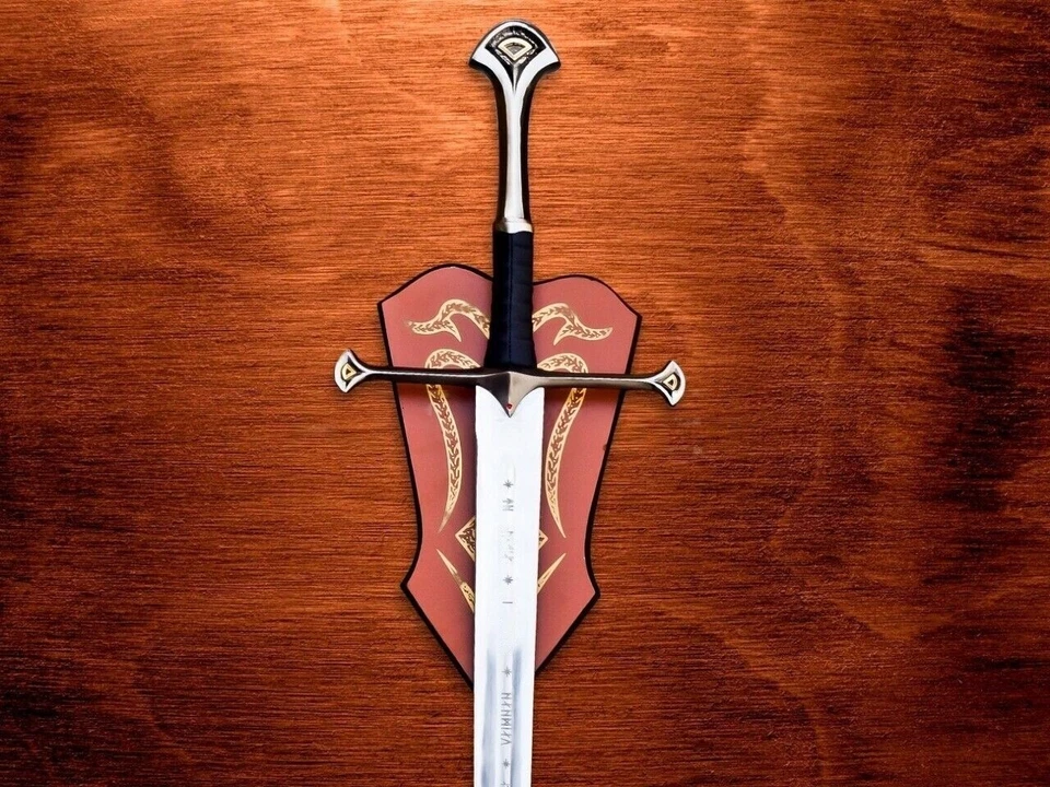 LORD OF THE RINGS- ANDURIL, FLAME OF THE WEST, SWORD OF ARAGORN (w WALL PLAQUE) - image 4 of 4