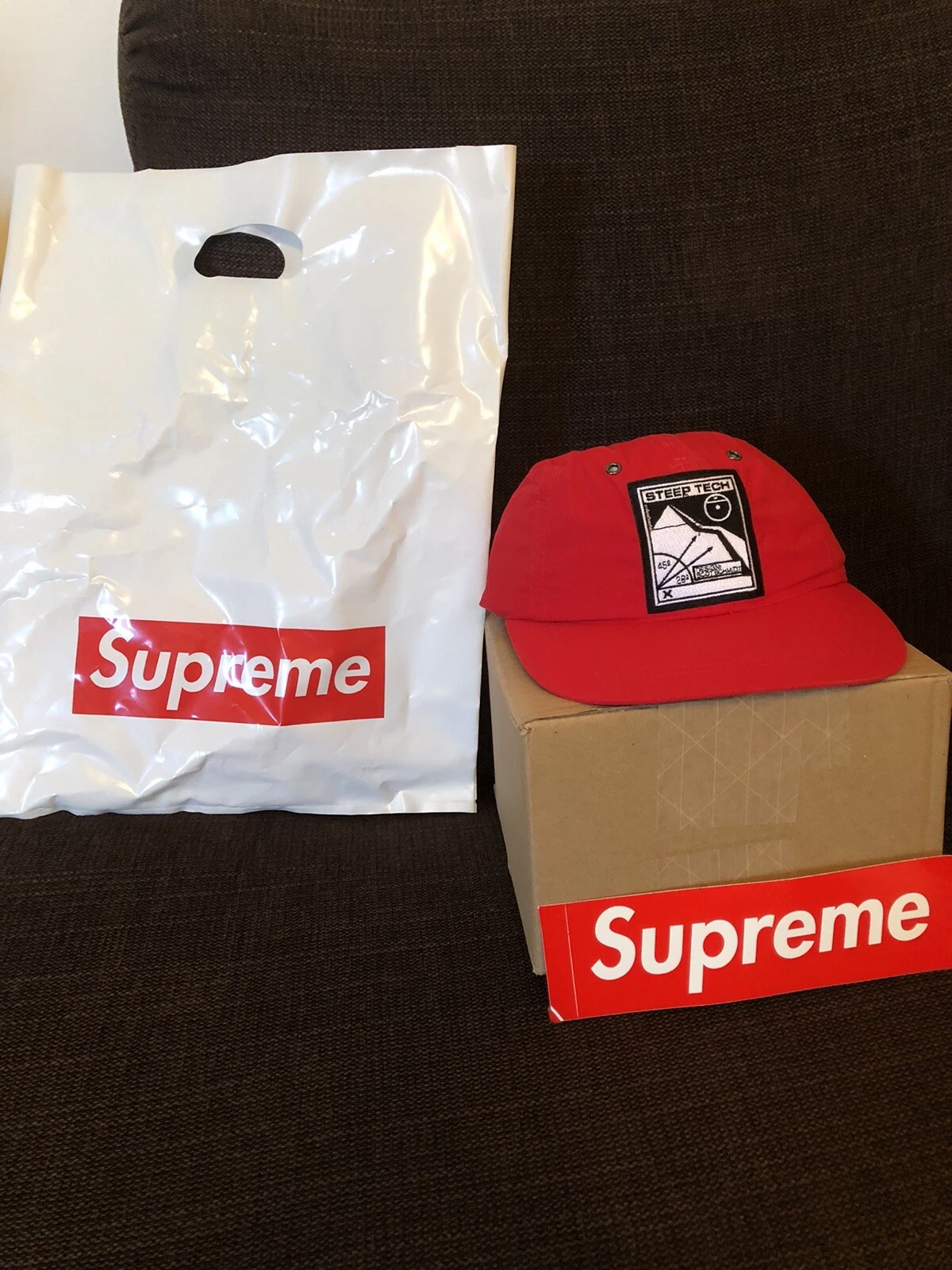 NEUF Supreme Cap avec extras