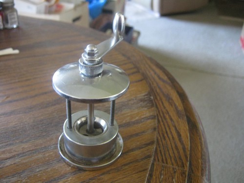 DEE KAY PRODUCTS PEPPER MILL GRINDER 3.5” TALL CRANK -LA, CA (MECH ONLY PARTS)