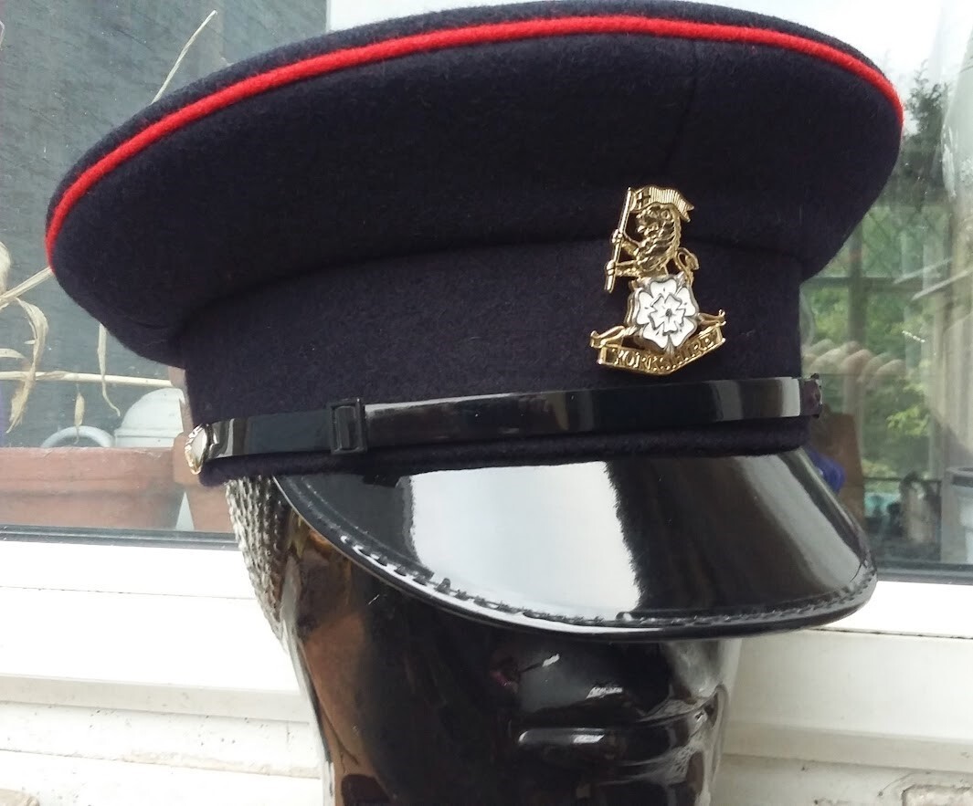 BRITISH Army Yorkshire REGIMENT Peak CAP/Hat +BADGE Military No1 Dress 58  cm L - Main Image