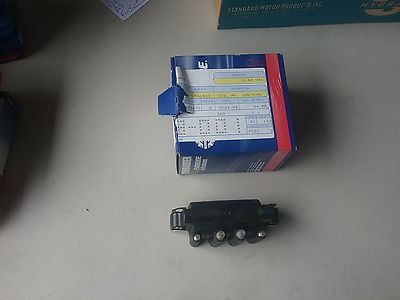 Ignition coil assy-dual for a Johnson or Evinrude outboard motor 586533
