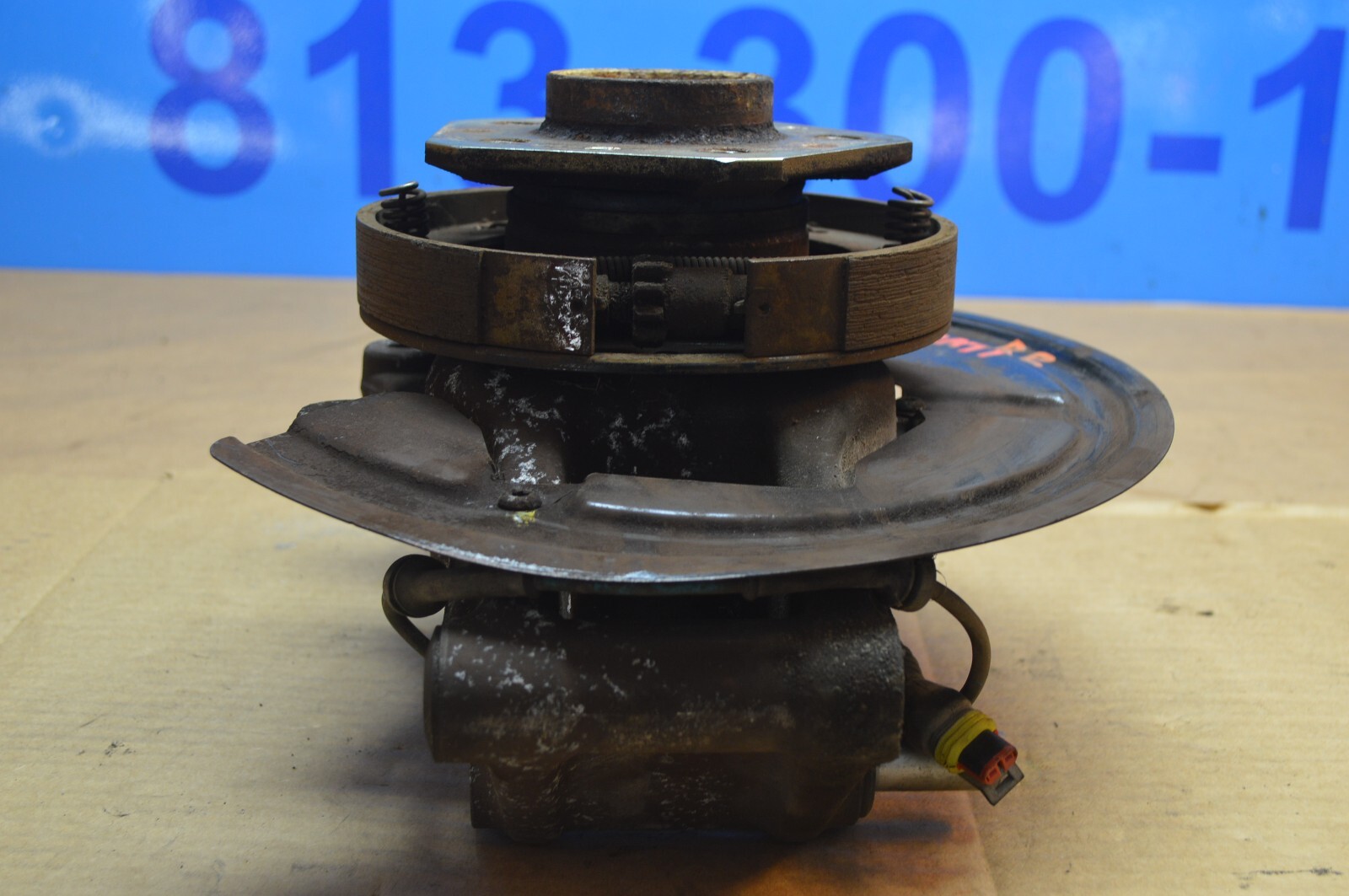 2004 M138 MASERATI M128 GT COUPE REAR PASSENGER SIDE SPINDLE WHEEL HUB 189336