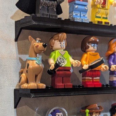 Magnetic display shelf for LEGO Minifigures Series
