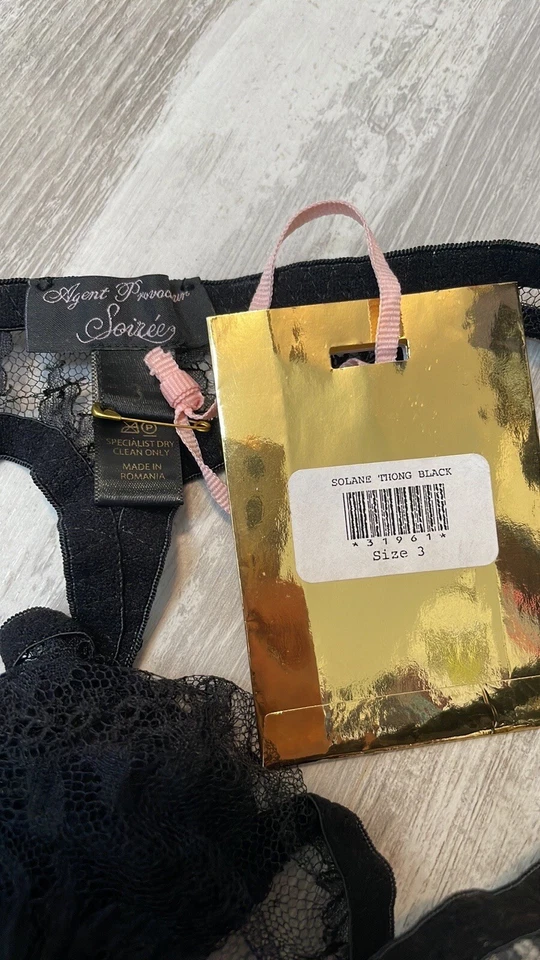 Nuevo con etiquetas Tanga Agent Provocateur Soiree Solane Cuero Encaje Negro 3 M $569 Foto 2 de 4