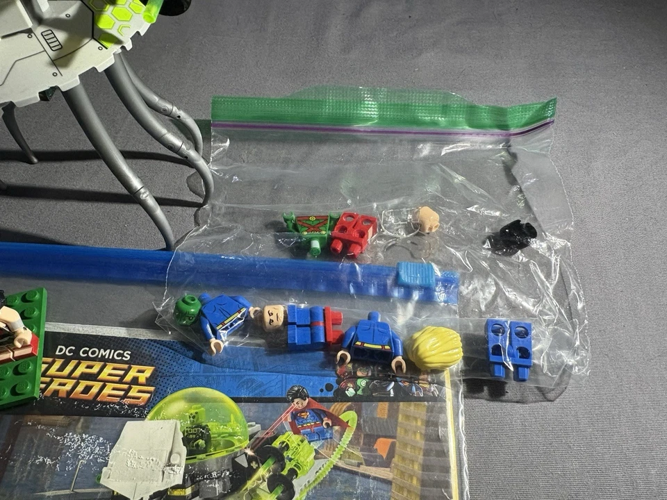Lego 76040 brainiac attack complete with instructions and mini figs + extras - Image 3 of 4