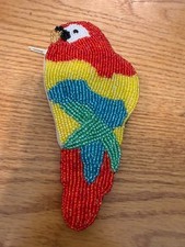 Monedero de 6" loro/guacamayo con cuentas