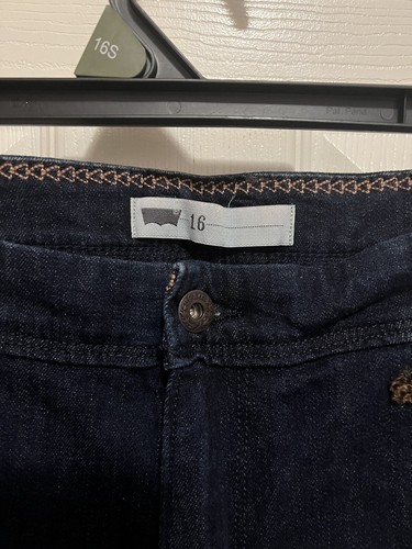 LEVIS LADIES DARK WASH BLUE JEAN SHORTS SIZE 16 NWT - Picture 7 of 10