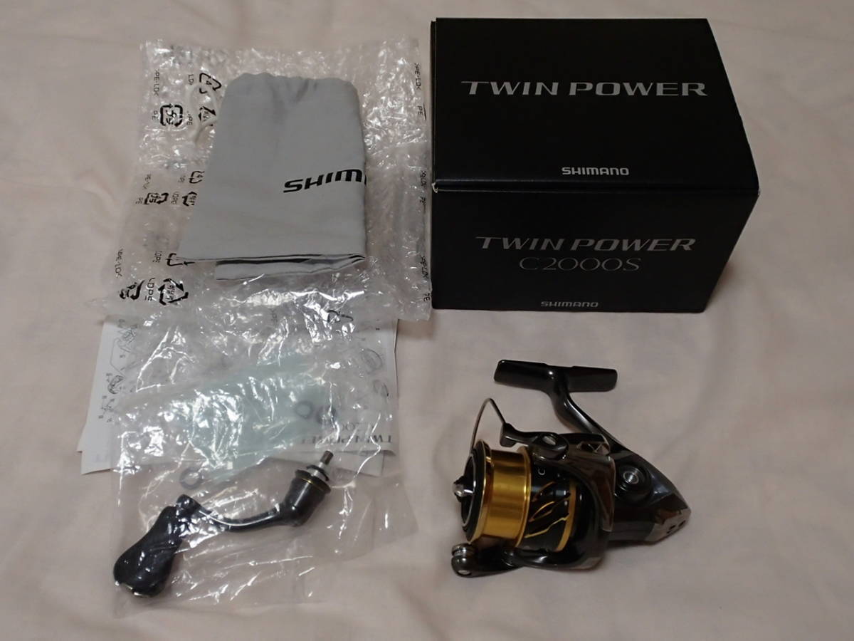 Shimano 20 TWIN POWER C2000S Spinning Fishing Reel Shimano 20 TWIN POWER C2000S Spinning Fishing Reel