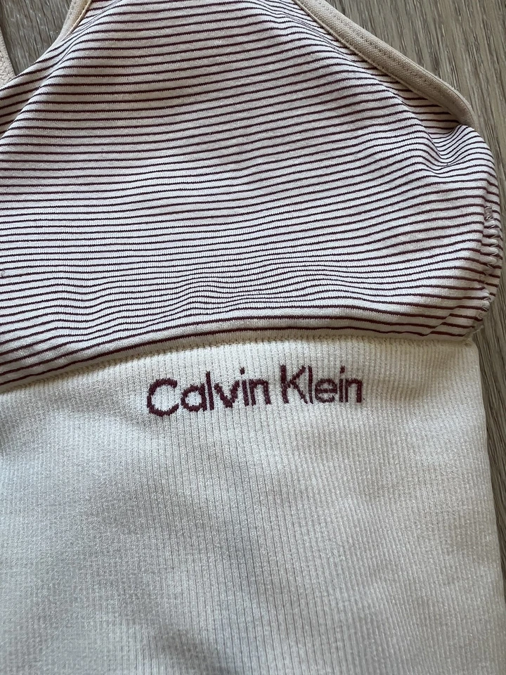 Bralette Calvin Klein Mujer’s Crema Y Borgoña Rayas Mujer’s Talla Pequeña Foto 3 de 3