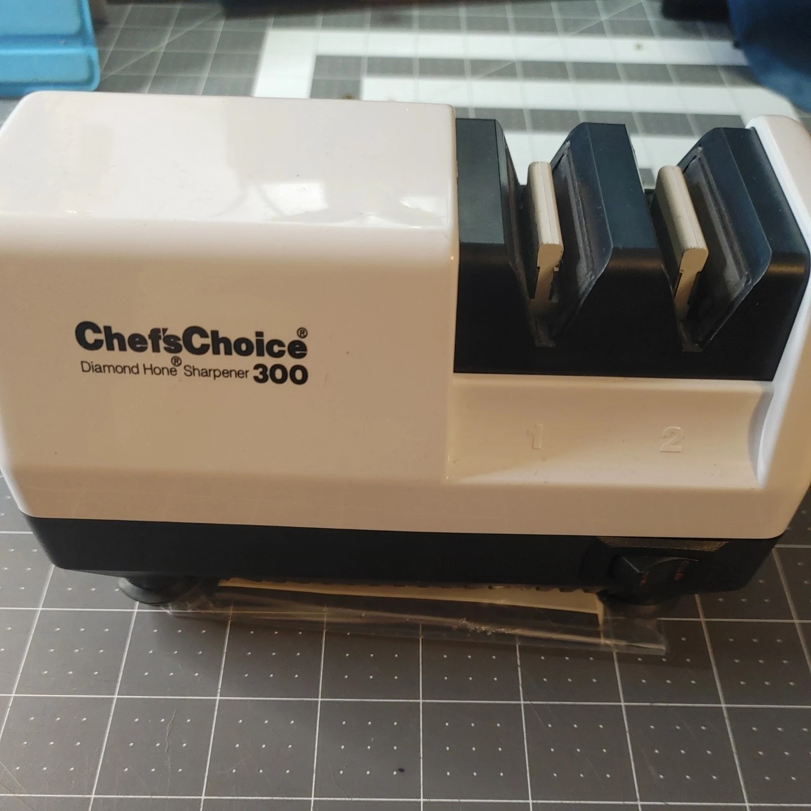 Chef's Choice Diamond Hone Knife Sharpener Model 300 White 120V Made in USA