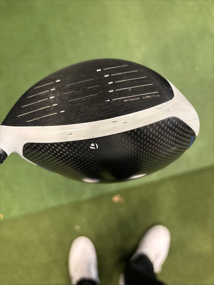 TaylorMade SIM2 Max Driver 10.5* Stiff Flex Fujikura Ventus Blue - Image 3 of 4