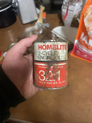 #ad Vintage Unopened Homelite 2 Cycle Engine Oil 16:1 Pre Diluted 8Fl. OZ $9.64