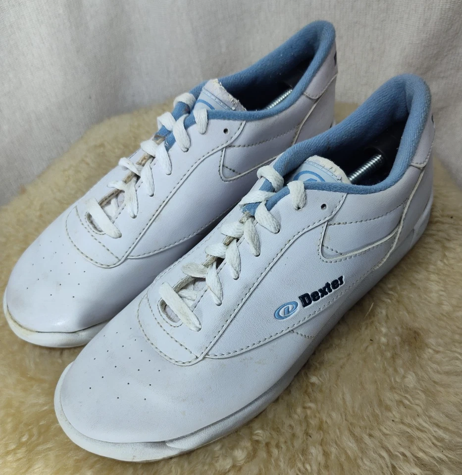 VINTAGE DEXTER WOMENS BOWLING SHOES LEATHER SIZE 10 WHITE BABY BLUE - GOOD COND. - Image 4 of 4