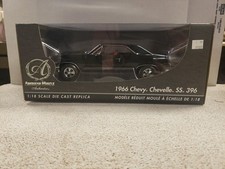 American Muscle Authentics 1966 Chevy Chevelle Ss 396 118 Scale Nib 39311