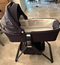 Nuna MIXX Series Bassinet w/ Stand, Apron Insert, Adjustable Canopy - Looks New