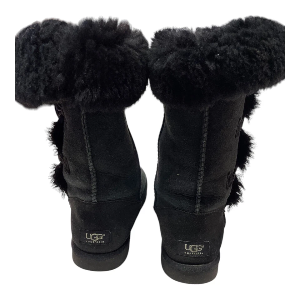 BOTA UGG 1016227 BAILEY BUTTON TRIPLET II NEGRA Mujer Talla 7     Foto 3 de 4